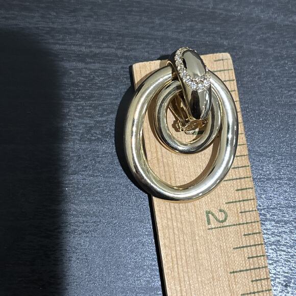 Vintage JOAN COLLINS Door Knockers Rhinestones Gold Tone Hoop Clip On Earrings - Picture 8 of 8